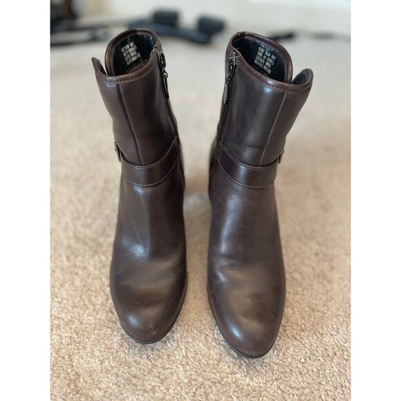 Clarks Shoes - Clarks Womens Leather Ankle Boots Size 6.5M Brown Heel Buckle Side Zipper Heel